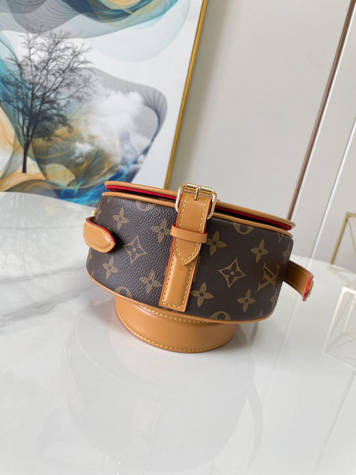 夏季特惠💰760 原单LV M44860 尺寸：18×15×8cm TAMBOURIN 中古马鞍包 商品图4