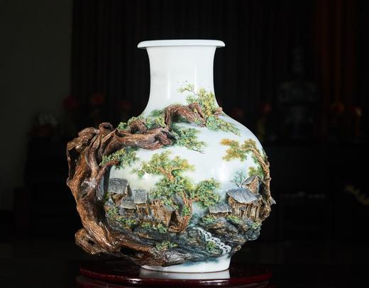 陶瓷镶雕江南春色赏瓶 商品图0