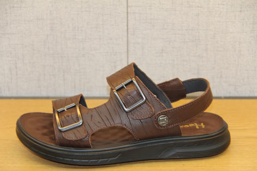 豪行夏季新款10255255真皮露趾软底两用凉鞋潮鞋真皮沙滩鞋凉拖鞋 专柜正品 商品图1