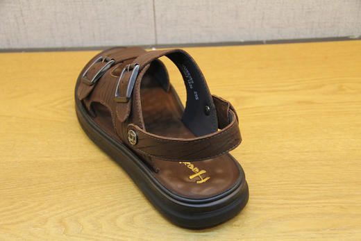 豪行夏季新款10255255真皮露趾软底两用凉鞋潮鞋真皮沙滩鞋凉拖鞋 专柜正品 商品图4