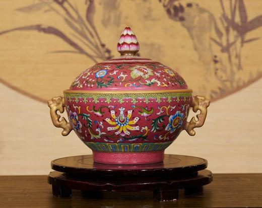 胭脂红扒花缠枝莲双耳果盒 商品图0