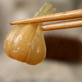 【伴酱精选】桦甸山泉小蒜 皮薄瓣大 酸甜脆爽 好口感 新鲜脆嫩 色泽引人 嫩到皮都可以吃 常吃身体好