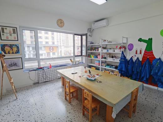 【南关•莫梵美学】29.9元抢购3次绘画课➕1节书法课，在这里，孩子就像一条快乐的鱼，遨游在艺术的海洋里。在这里，孩子丰富而自由的现象，艺术才情，将得到充分的展示。 商品图3