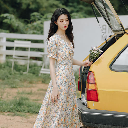 【V领高腰碎花连衣裙】法式温柔碎花连衣裙上身显瘦，清新甜美，少女感满满！温柔风泡泡袖雪纺长裙，法式田园风 商品图1