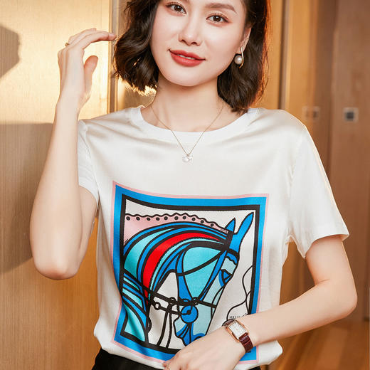 【缎面印花T恤】缎面+丝光棉拼接 柔软亲肤 透气清爽 时髦减龄 宽松不挑身材 商品图9