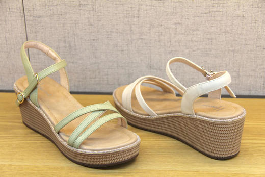 豪行夏新款21298398增高中跟凉鞋女坡跟高跟厚底一字扣露趾轻女鞋 专柜正品 更高6.5CM 商品图2