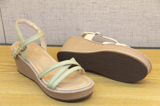 豪行夏新款21298398增高中跟凉鞋女坡跟高跟厚底一字扣露趾轻女鞋 专柜正品 更高6.5CM 商品图7