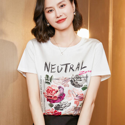 【缎面印花T恤】缎面+丝光棉拼接 柔软亲肤 透气清爽 时髦减龄 宽松不挑身材 商品图6