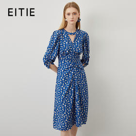 EITIE爱特爱秋季新款气质通勤蓝色v领收腰a字显瘦碎花连衣裙C2207030
