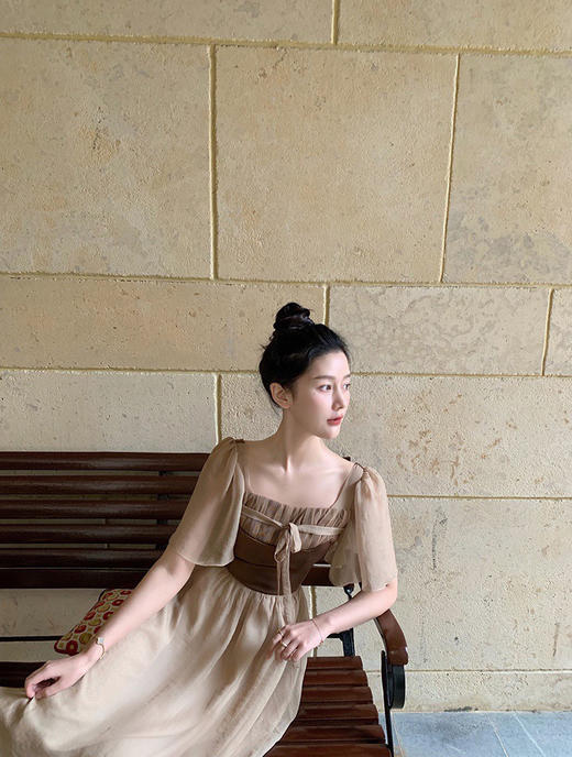 （清仓现货）【社群供K】法式设计感小众收腰显瘦连衣裙 商品图2