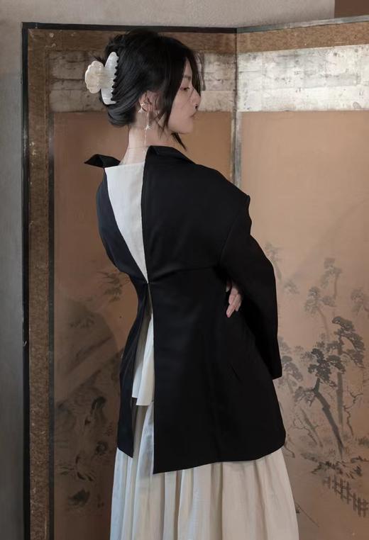 Ashlyn  黑白ODETTE拼色解构廓形夹克 商品图4