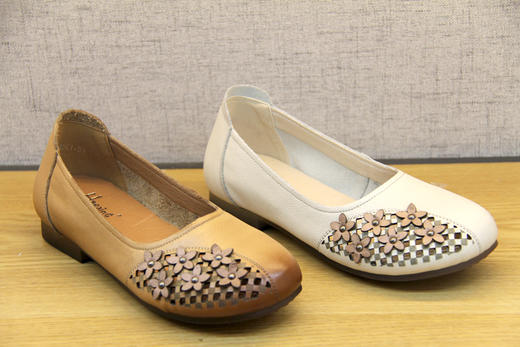 豪行女鞋夏款21292601一脚蹬真皮女鞋舒适透气冲孔软底复古镂空鞋 专柜正品 商品图3