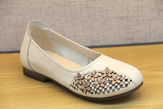 豪行女鞋夏款21292601一脚蹬真皮女鞋舒适透气冲孔软底复古镂空鞋 专柜正品 商品图0