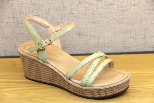 豪行夏新款21298398增高中跟凉鞋女坡跟高跟厚底一字扣露趾轻女鞋 专柜正品 更高6.5CM 商品图0