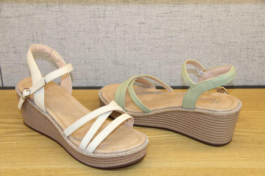 豪行夏新款21298398增高中跟凉鞋女坡跟高跟厚底一字扣露趾轻女鞋 专柜正品 更高6.5CM 商品图6