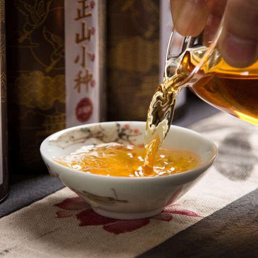 【送礼】茶叶 春茶 正山小种 红茶 浓香型  茶饮  五虎 500g 商品图4