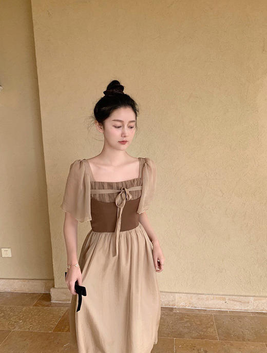 （清仓现货）【社群供K】法式设计感小众收腰显瘦连衣裙 商品图0