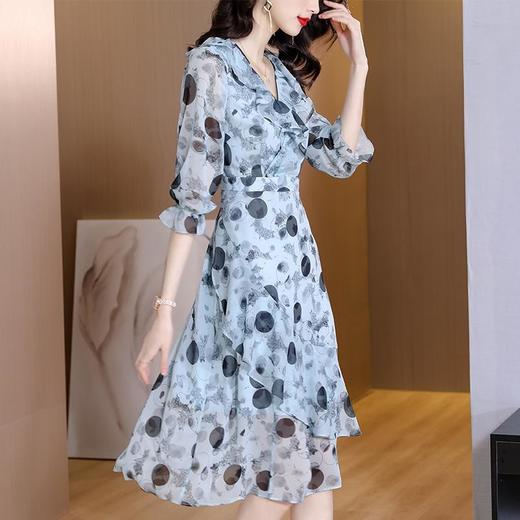 AHM87581 碎花连衣裙女2022夏季新品时尚V领拼接蓝色波点收腰显瘦荷叶边潮 商品图1