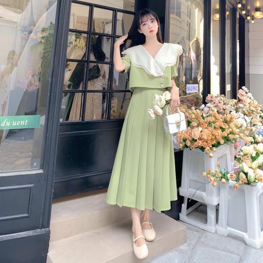 （清仓现货）【社群供G】V领荷叶边纽扣氧气短外套+高腰显瘦百褶半身裙 商品图2