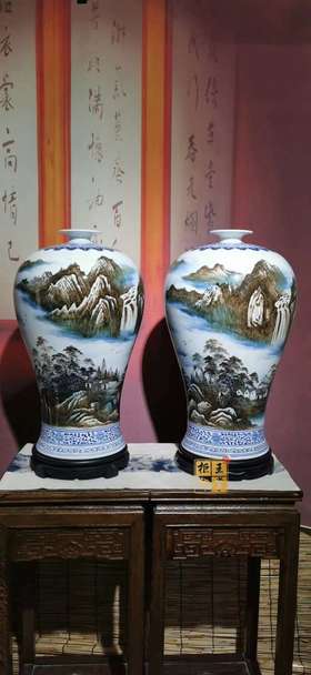 盛世人家山水梅瓶