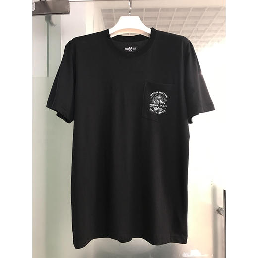 自由基地2022夏季新款山系露营户外风格图案印花口袋短袖T恤衫男 NMT-1877 商品图0