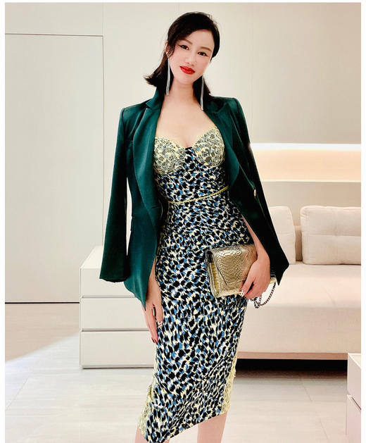 4462 “继承者”丝滑醋酸西装外套女神的闪耀时刻单西颈袖添香 商品图1