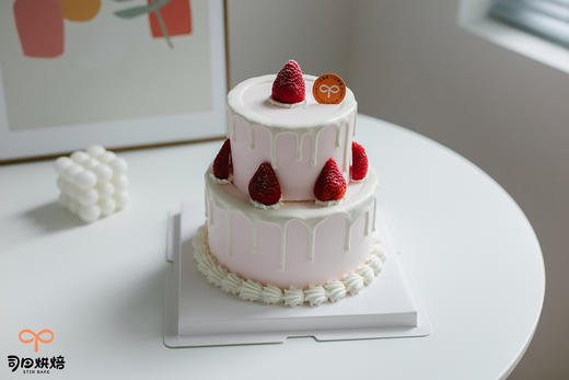 粉色淋面草莓双层蛋糕 商品图1