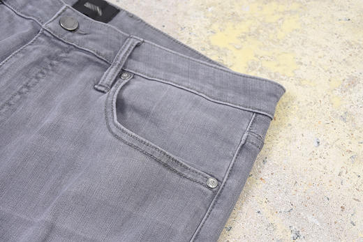 Z亚 夏季薄款 灰色水洗磨白做旧 后兜黑皮标 牛仔裤 Z-9166 商品图8