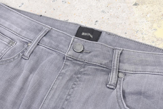 Z亚 夏季薄款 灰色水洗磨白做旧 后兜黑皮标 牛仔裤 Z-9166 商品图6