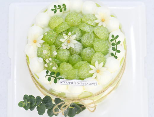 【阳光青提蛋糕】   纯动物奶油，阳光青提、戚风蛋糕胚；果肉鲜明、清新爽口、每一口都是爆汁，快来品尝吧~ 商品图2