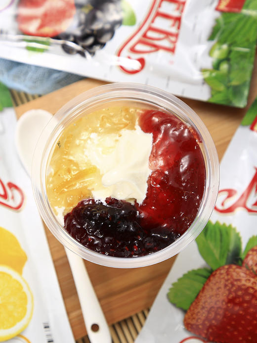 【中欧班列精选】俄罗斯进口天然果酱蓝莓草莓混合味多口味佐餐面包酱无添加300g 商品图4