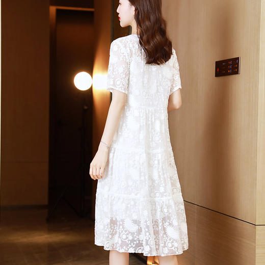 短袖薄款，刺绣V领气质减龄中长款真丝连衣裙KQN-75609 商品图3