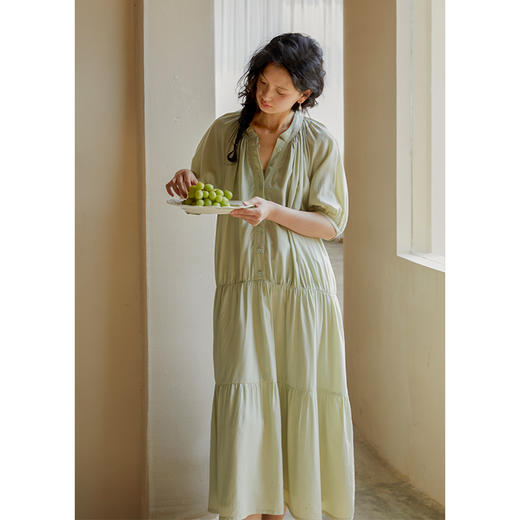 【5折不退换 买六免一】SUPERSCAPE素泊 莱赛尔+亚麻混纺 盘扣泡泡袖压褶连衣裙 商品图1