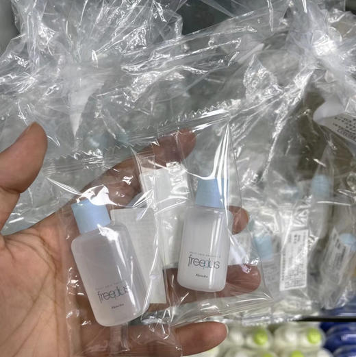 freeplus芙丽芳丝净水乳小样 滋润 柔润化妆水乳液小样5ml 商品图0