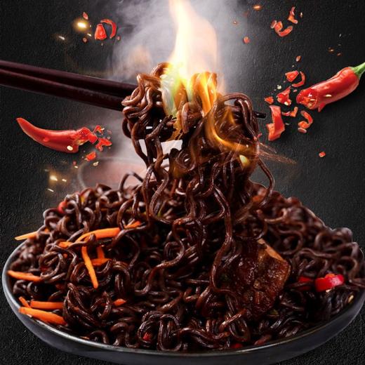 马来西亚妈咪鬼椒面魔鬼辣火鸡面桶装泡面超爆辣网红方便面干拌面 商品图3