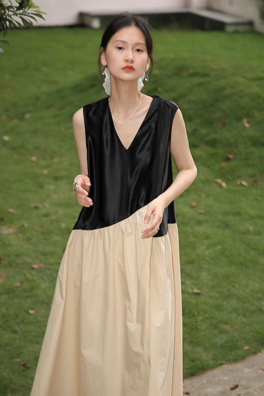 【3天左右发货】SUPERSCAPE素泊  醋酸连衣裙女高级感小个子背心裙V领内搭复古裙 商品图5