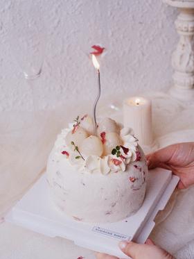 荔枝球球（伯爵红茶戚风胚➕玫瑰味奶油➕妃子笑荔枝➕荔枝凝冻）