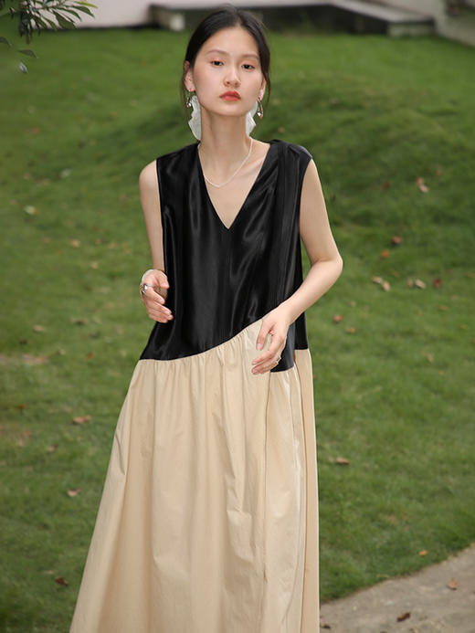 【3天左右发货】SUPERSCAPE素泊  醋酸连衣裙女高级感小个子背心裙V领内搭复古裙 商品图0