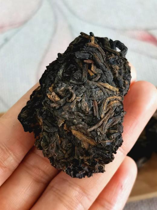 1999【守拙残饼】仅剩300克！有木脂香的熟茶！ 商品图12