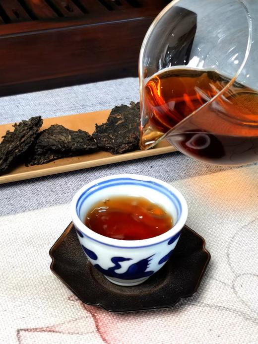 1999【守拙残饼】仅剩300克！有木脂香的熟茶！ 商品图4