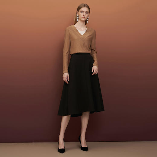 EITIE爱特爱秋季新款时尚简约修身V领显瘦套头打底针织衫6701403 商品图3