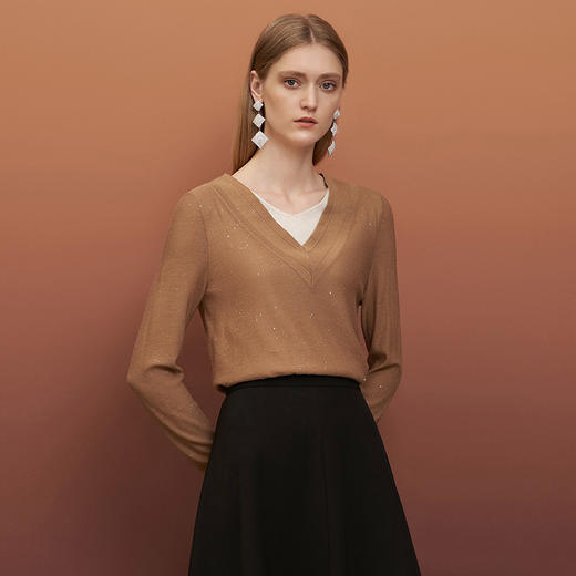 EITIE爱特爱秋季新款时尚简约修身V领显瘦套头打底针织衫6701403 商品图2