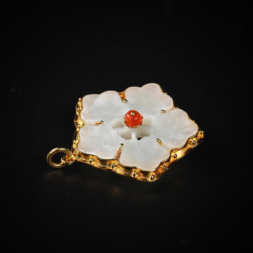 明代和田白玉梅花“五福”项坠 商品图2