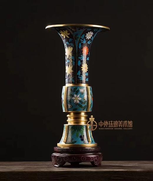 故宫六珍之《掐丝珐琅出戟花卉纹花觚》 商品图0