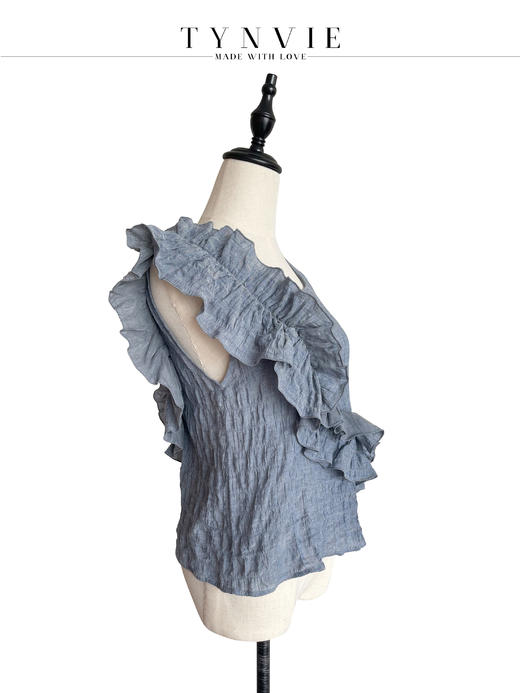 TYNVIE 大木耳边装饰无袖上衣-牛仔蓝 商品图2
