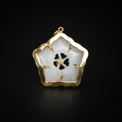 明代和田白玉梅花“五福”项坠 商品图3