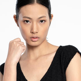 女士2022年新款12针单边虚线针法绢丝混纺特种纱露背针织T恤