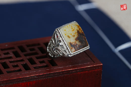 和田玉籽料925银镶戒指 商品图3