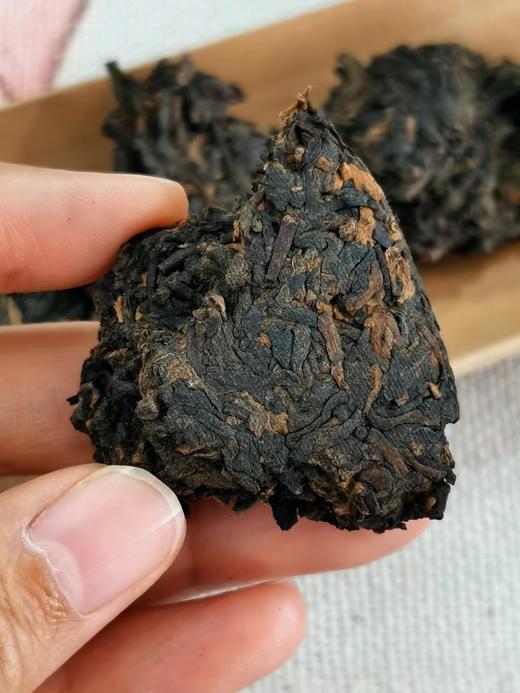 1999【守拙残饼】仅剩300克！有木脂香的熟茶！ 商品图7
