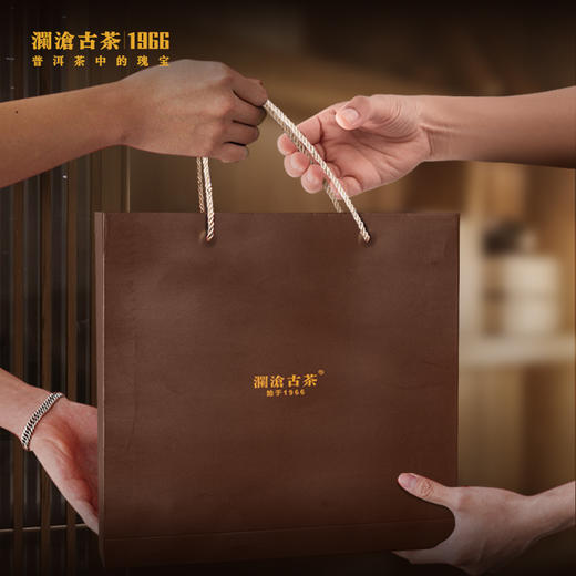 澜沧古茶2022年樟木陈香饼普洱茶熟茶350g（整件拍10盒） 商品图2